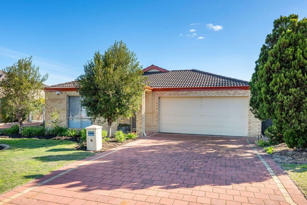31 Oakdene Drive, Madeley WA 6065, Madeley - Thumbnail 2