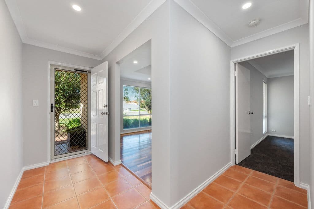 31 Oakdene Drive, Madeley WA 6065, Madeley - Thumbnail 3