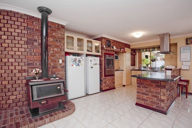 5 Glen Avon Street, LESMURDIE WA 6076, Lesmurdie - Thumbnail 5