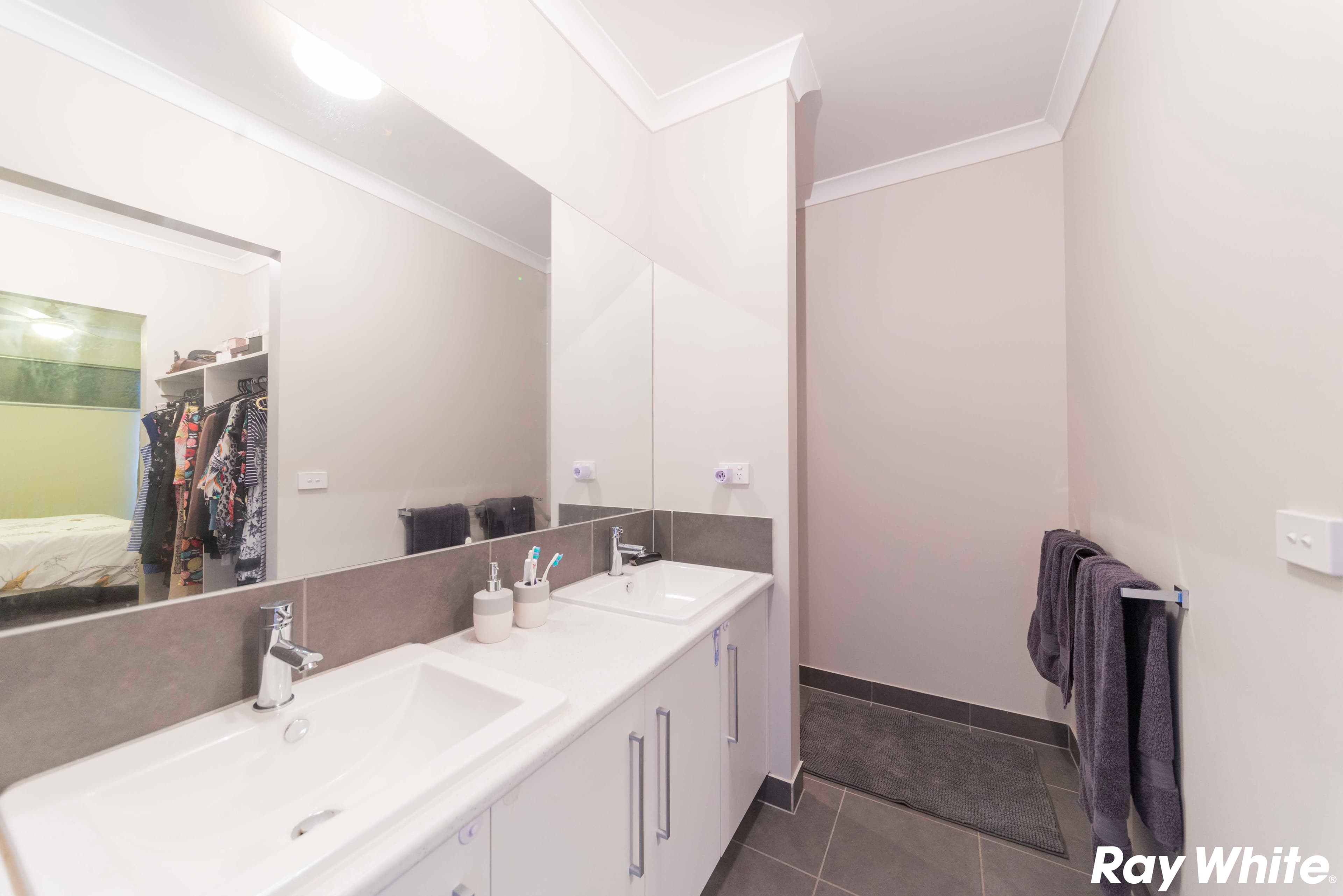26 Davenport Crescent, Cranbourne West VIC 3977, Cranbourne West - Thumbnail 4