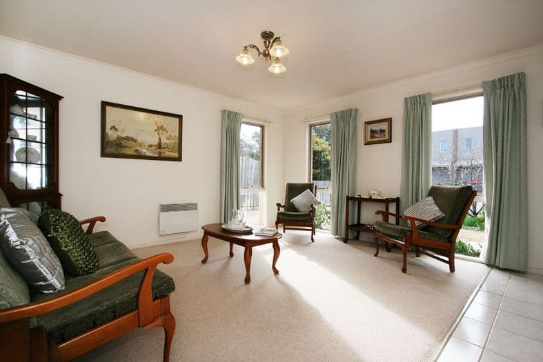 13 Pinoak Drive, YARRA GLEN VIC 3775, Yarra Glen - Thumbnail 2