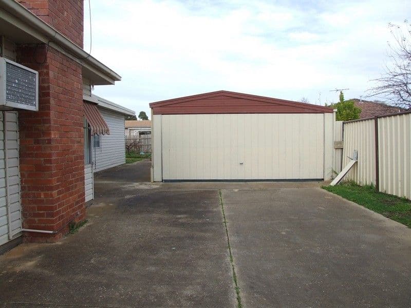 2 Toolern Street, MELTON SOUTH VIC 3338, Melton South - Thumbnail 3