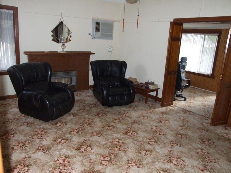 2 Toolern Street, MELTON SOUTH VIC 3338, Melton South - Thumbnail 4