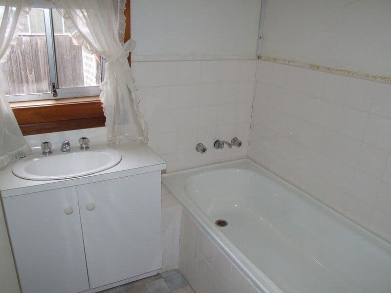 2 Toolern Street, MELTON SOUTH VIC 3338, Melton South - Thumbnail 6