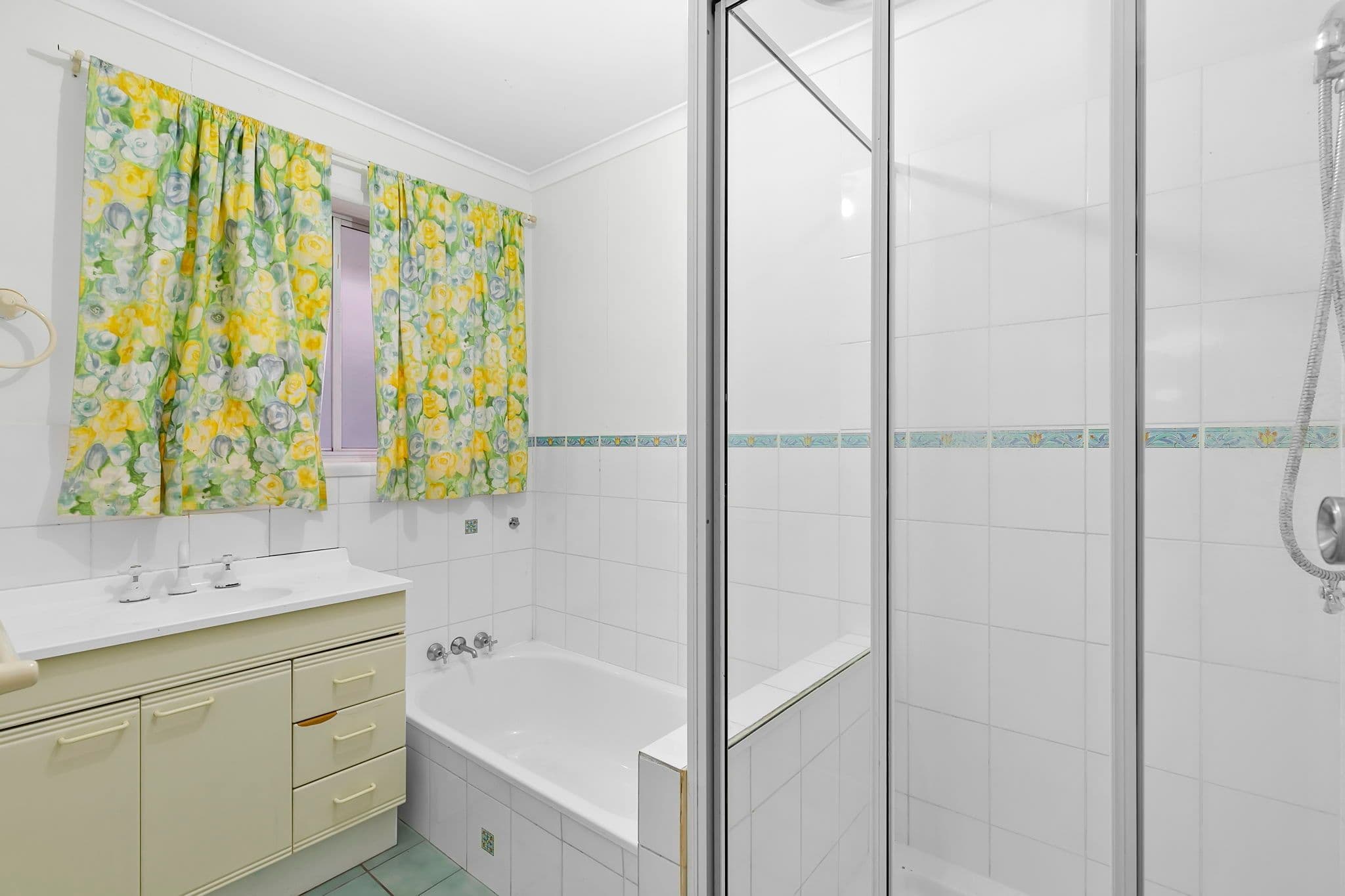 10 Ootana Street, Chapel Hill QLD 4069, Chapel Hill - Thumbnail 2
