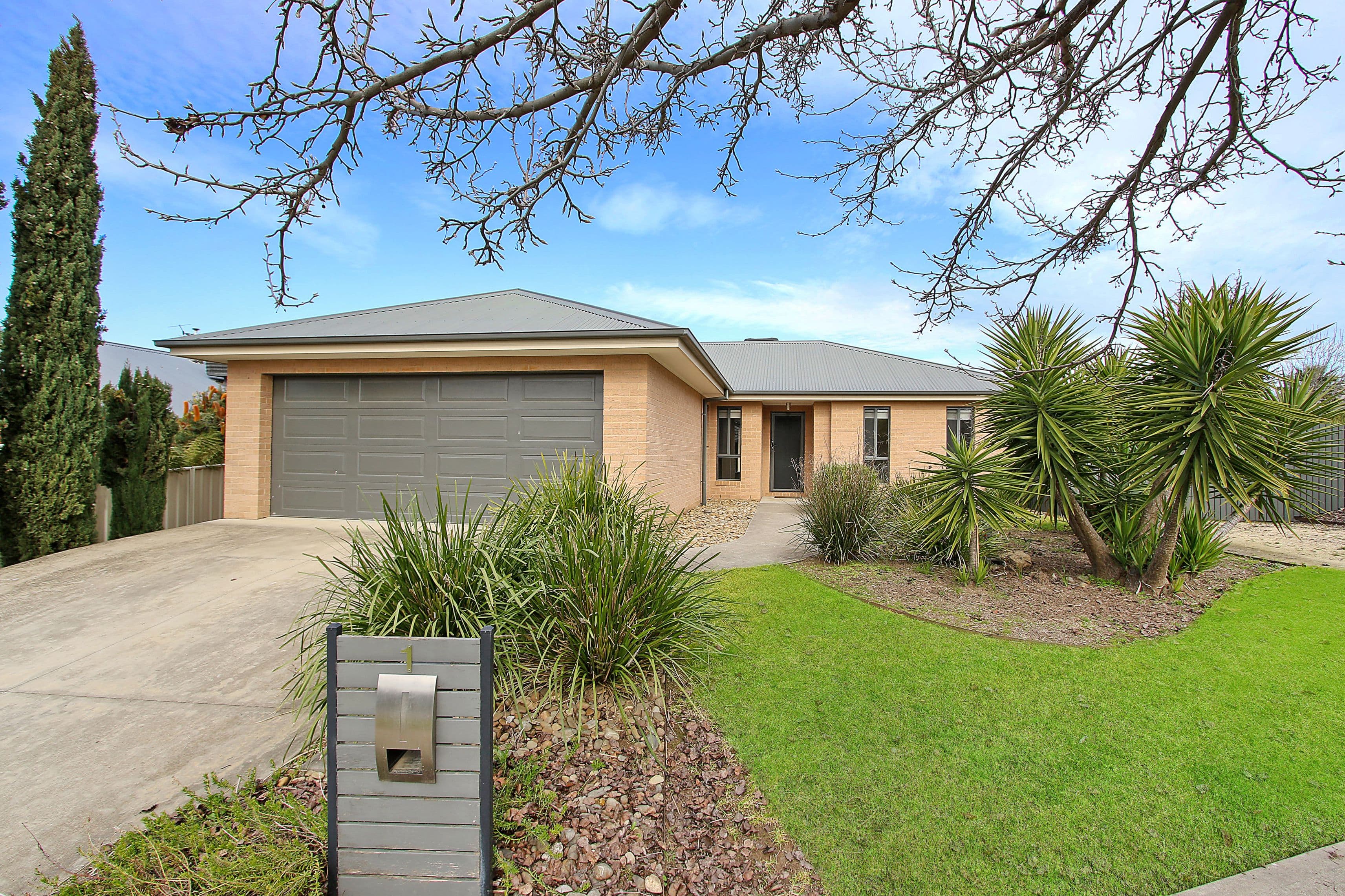 1 Innisbrook Avenue, West Wodonga VIC 3690, West Wodonga - Image 1