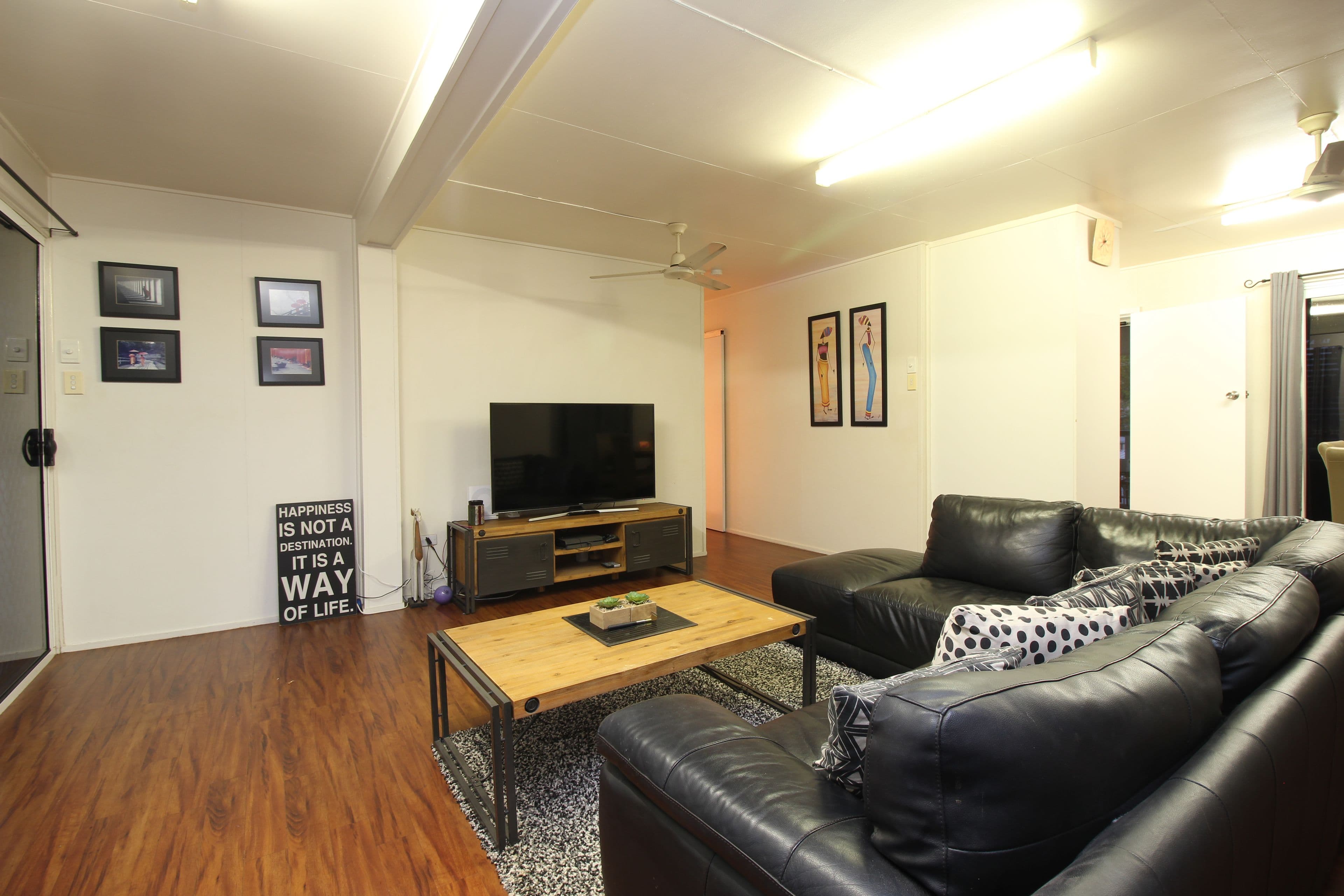 12 Racecourse Road, Emerald QLD 4720, Emerald - Thumbnail 4