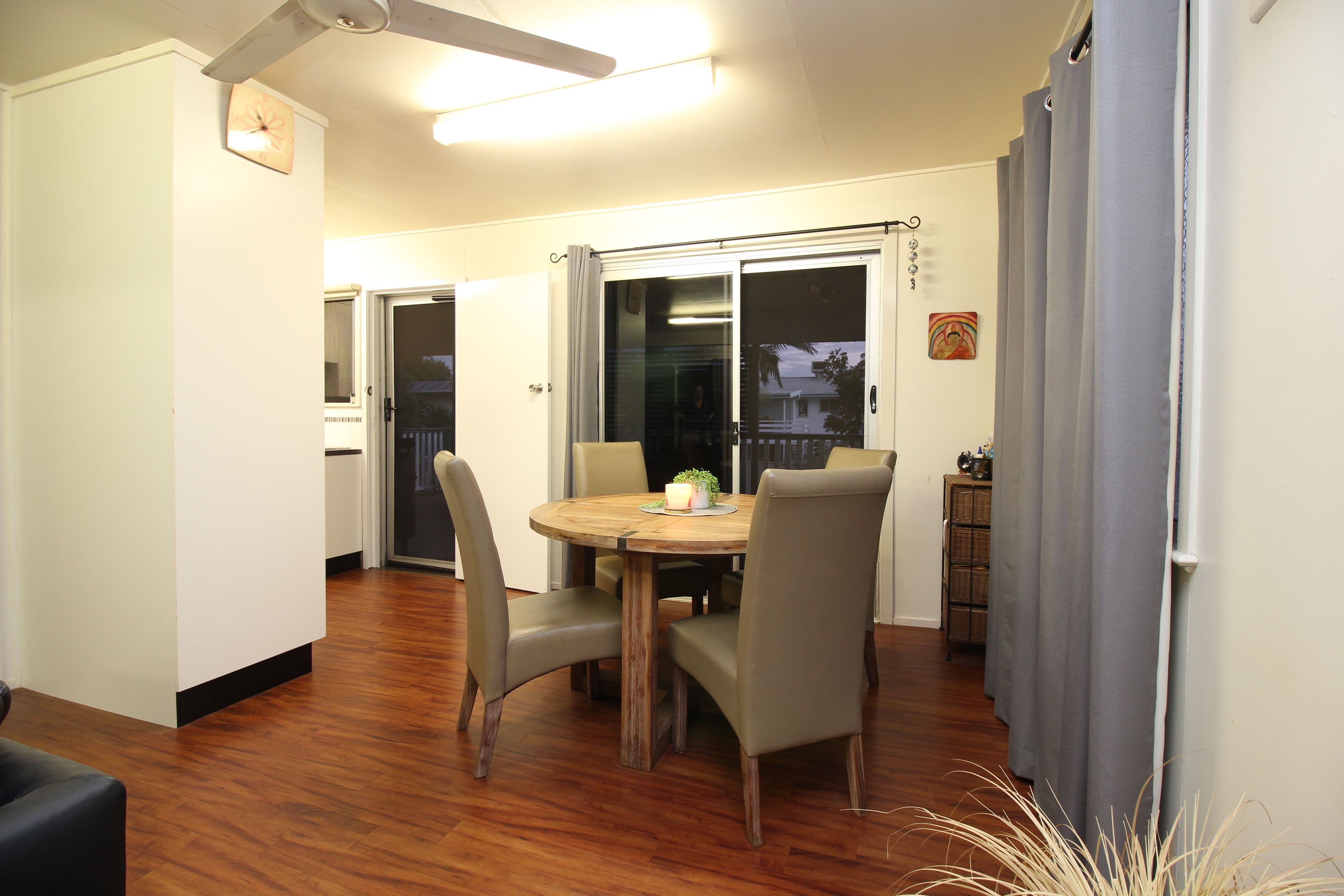 12 Racecourse Road, Emerald QLD 4720, Emerald - Thumbnail 6