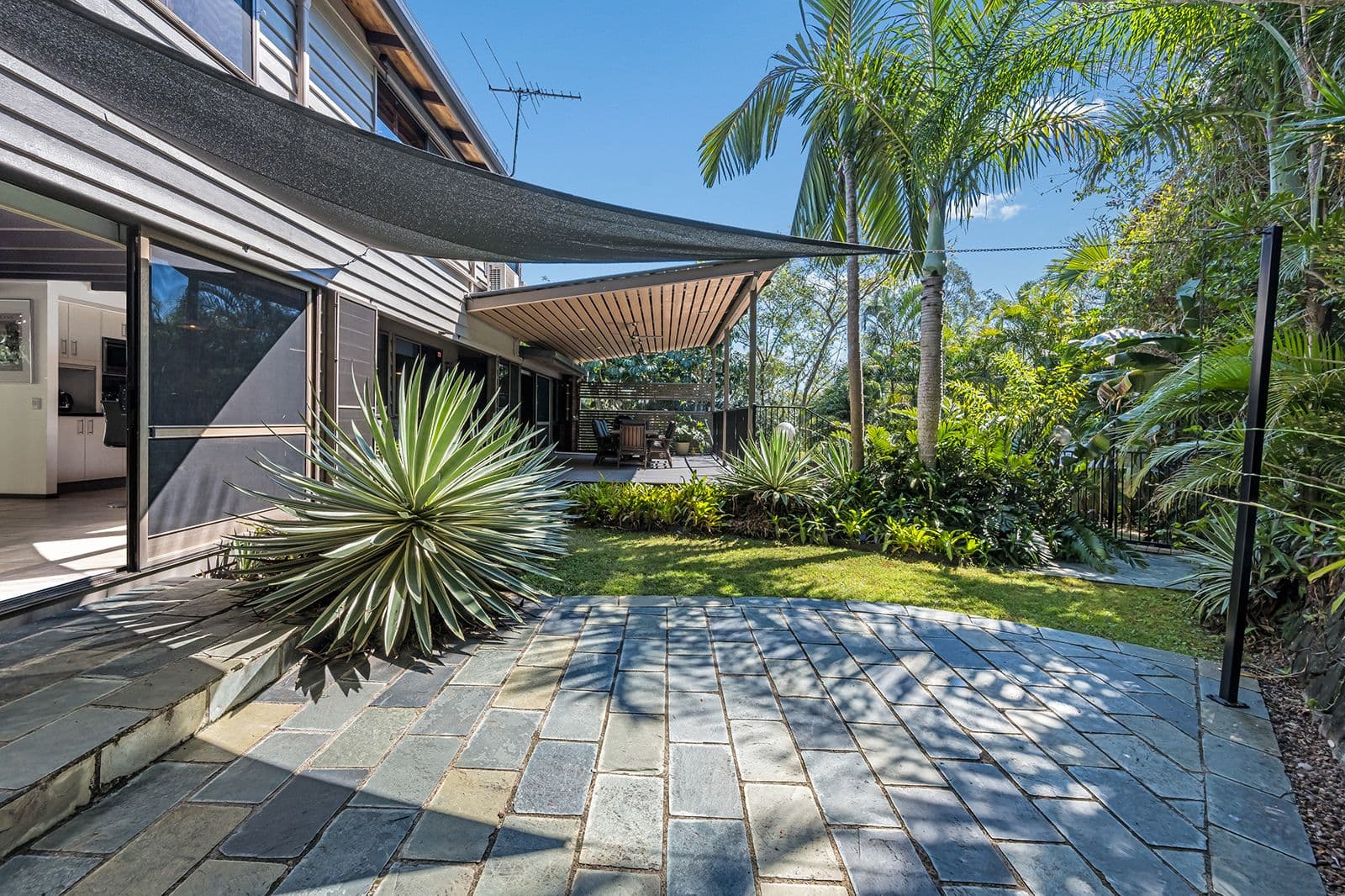 16 Tad Street, Kenmore QLD 4069, Kenmore - Thumbnail 6