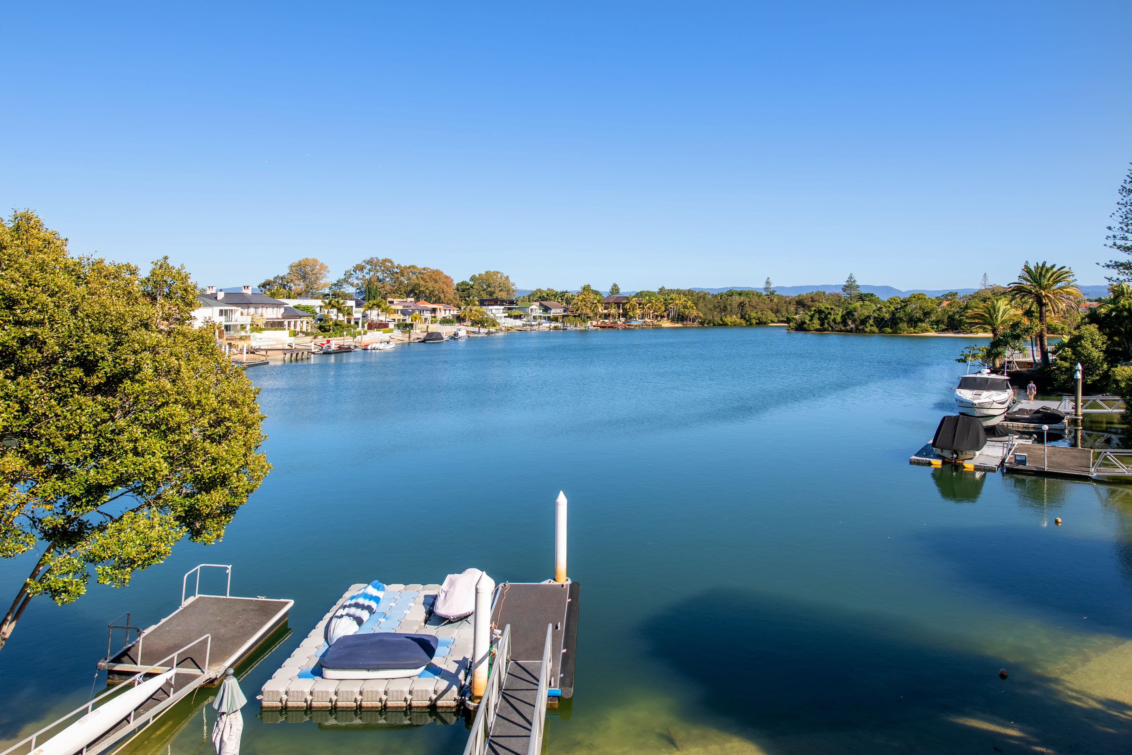 5 Valencia Avenue, Isle Of Capri QLD 4217, Isle Of Capri - Thumbnail 4