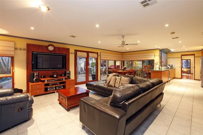 36 Pulford Crescent, MILL PARK VIC 3082, Mill Park - Thumbnail 2