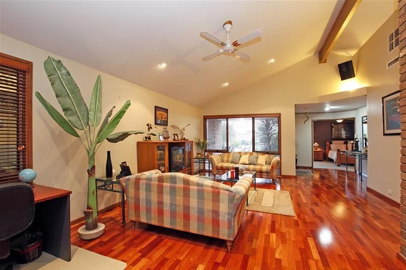 36 Pulford Crescent, MILL PARK VIC 3082, Mill Park - Thumbnail 3