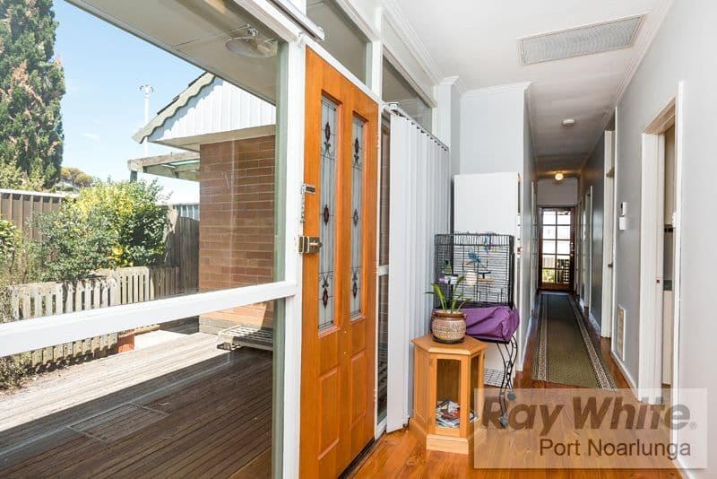 24 Surrey Parade, Morphett Vale SA 5162, Morphett Vale - Thumbnail 3