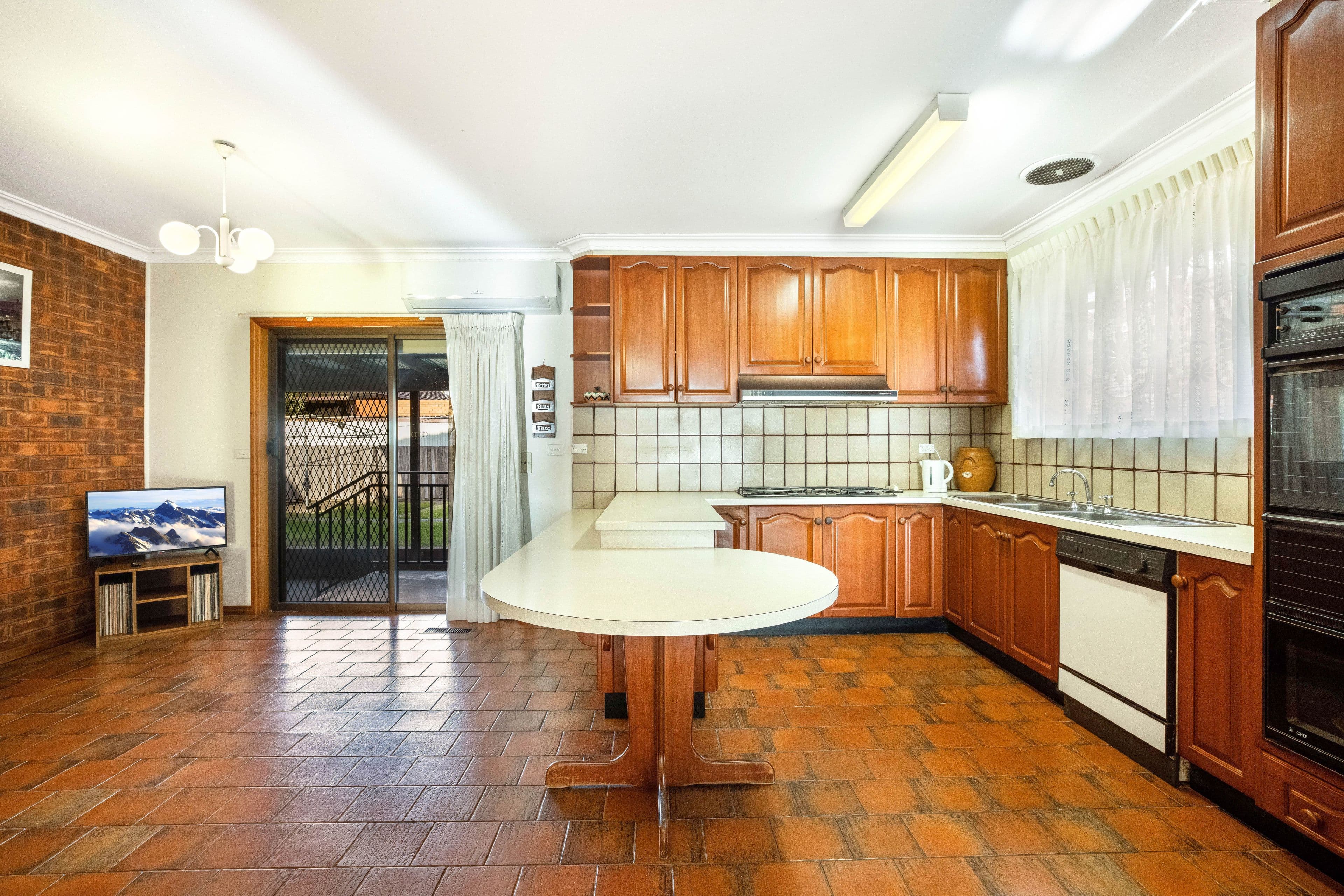 24 Harding Street, Thomastown VIC 3074, Thomastown - Thumbnail 2