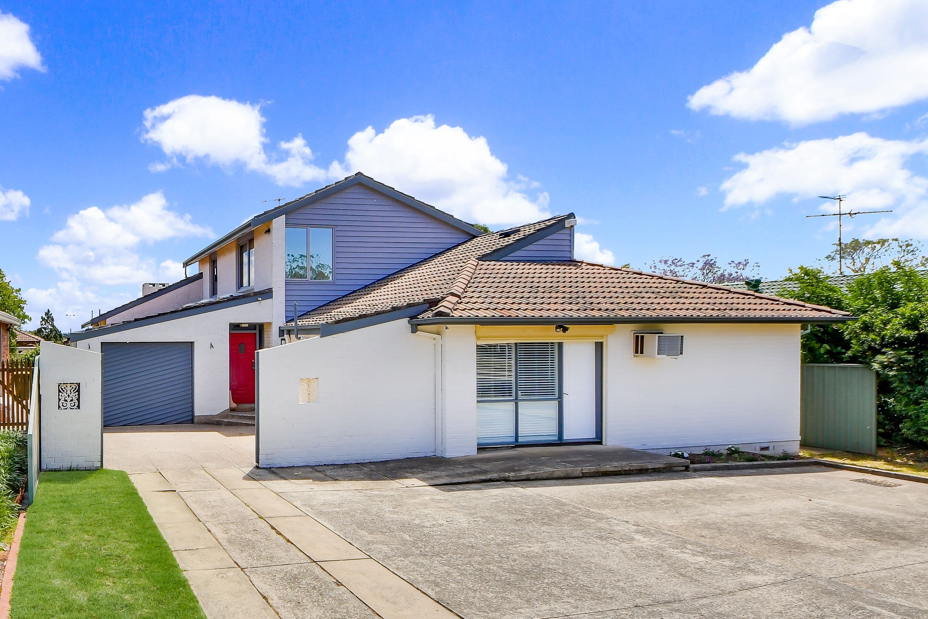 194 Junction Road, Ruse - Image 1