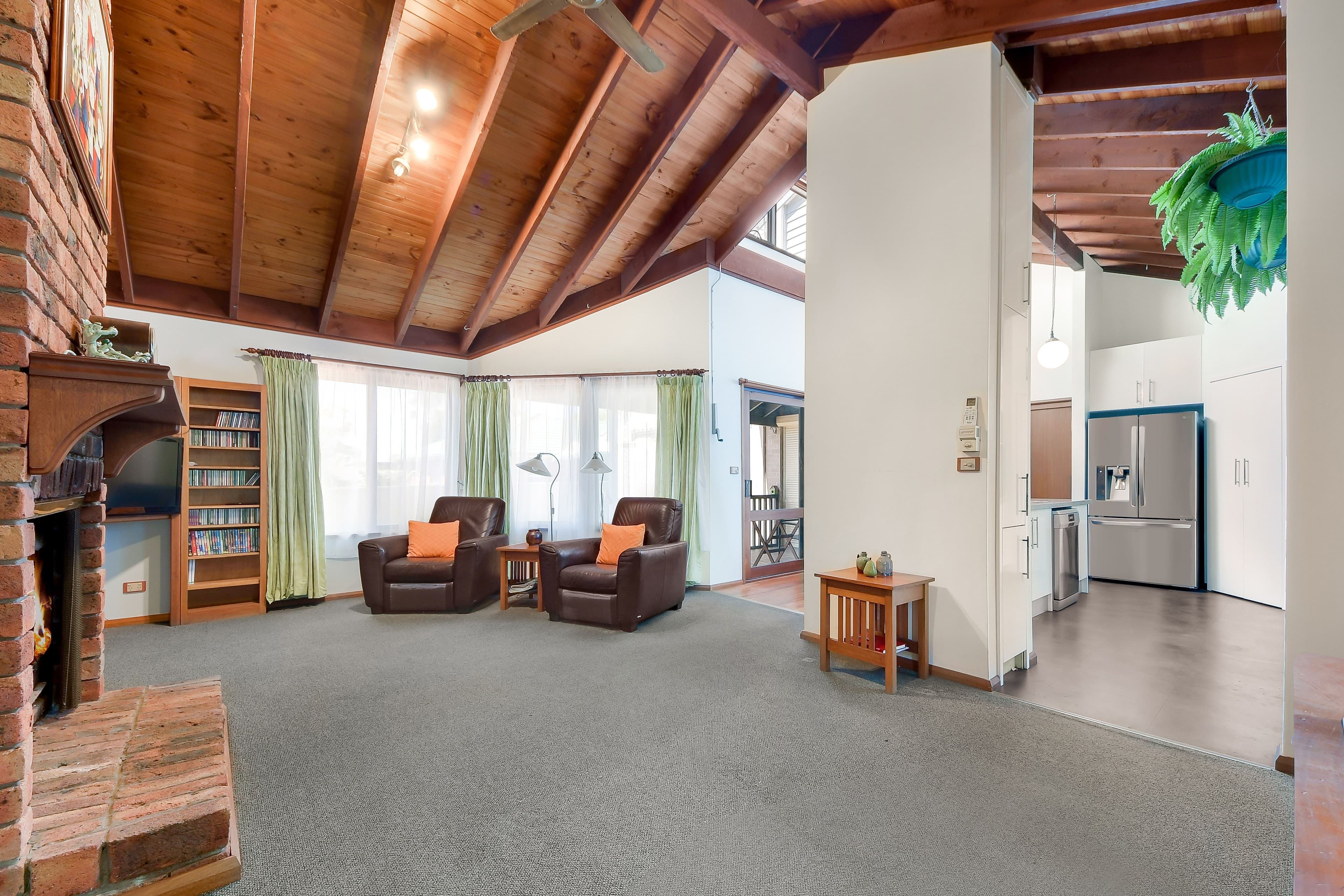 194 Junction Road, Ruse - Thumbnail 2