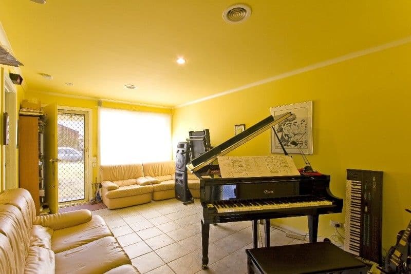 4 Dodd Place, ROXBURGH PARK VIC 3064, Roxburgh Park - Thumbnail 2