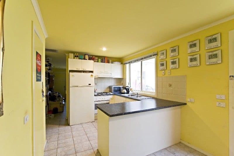 4 Dodd Place, ROXBURGH PARK VIC 3064, Roxburgh Park - Thumbnail 3