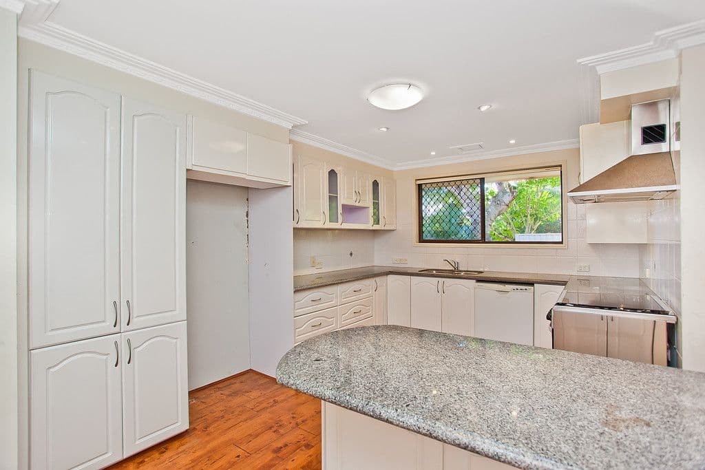 56 Arcadia Drive, MERMAID WATERS QLD 4218, Mermaid Waters - Thumbnail 3