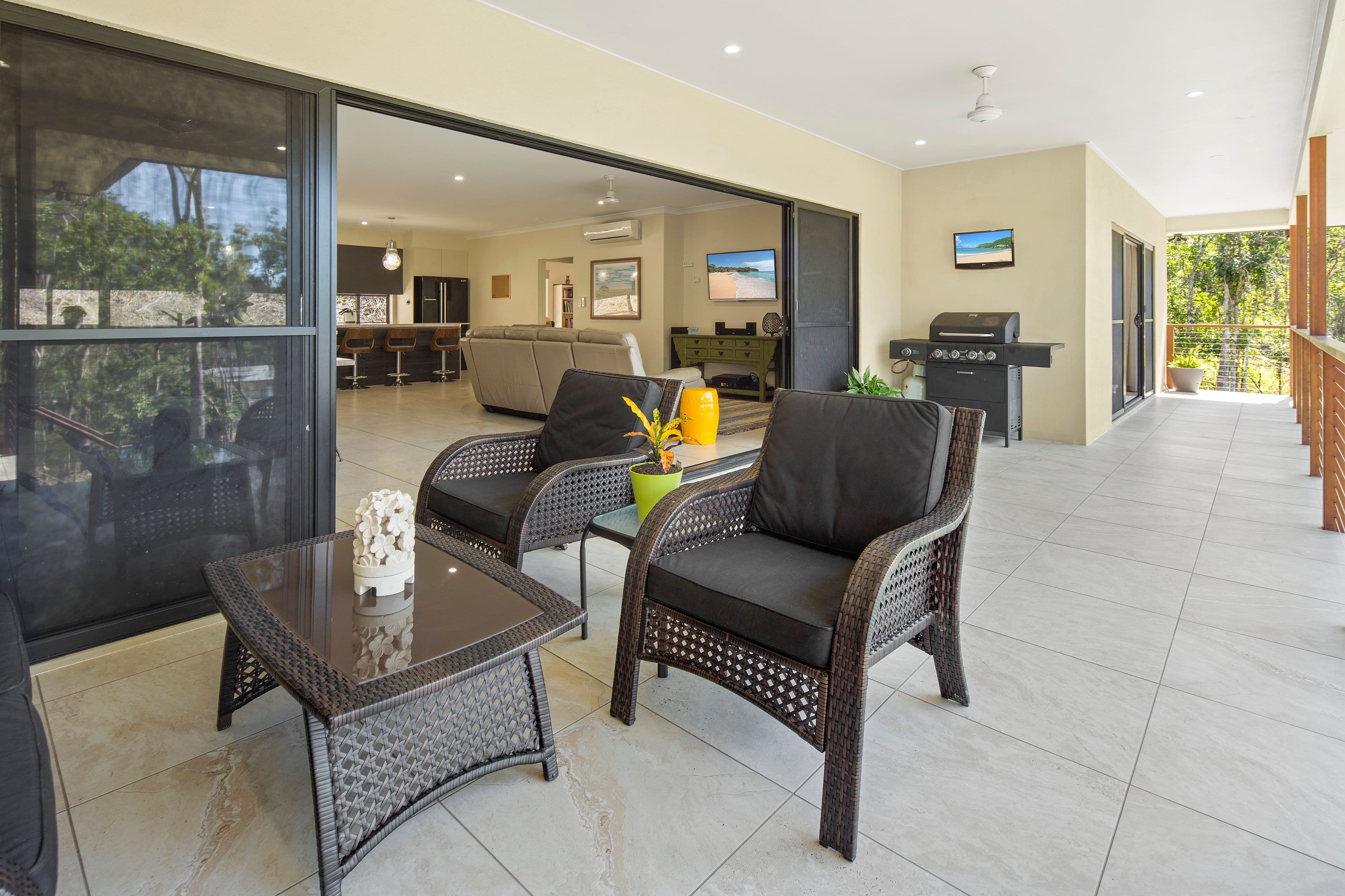 11 Remington Close, Mount Marlow QLD 4800, Mount Marlow - Thumbnail 2