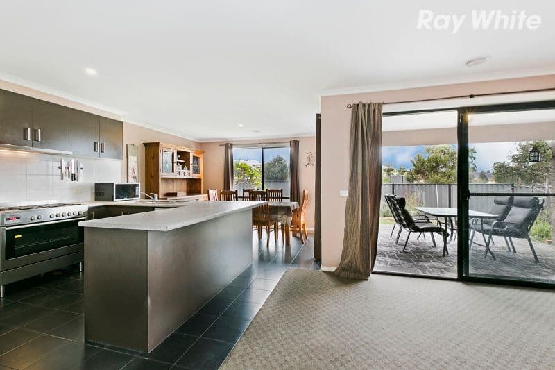 26 Windermere Boulevard, Pakenham VIC 3810, Pakenham - Thumbnail 4