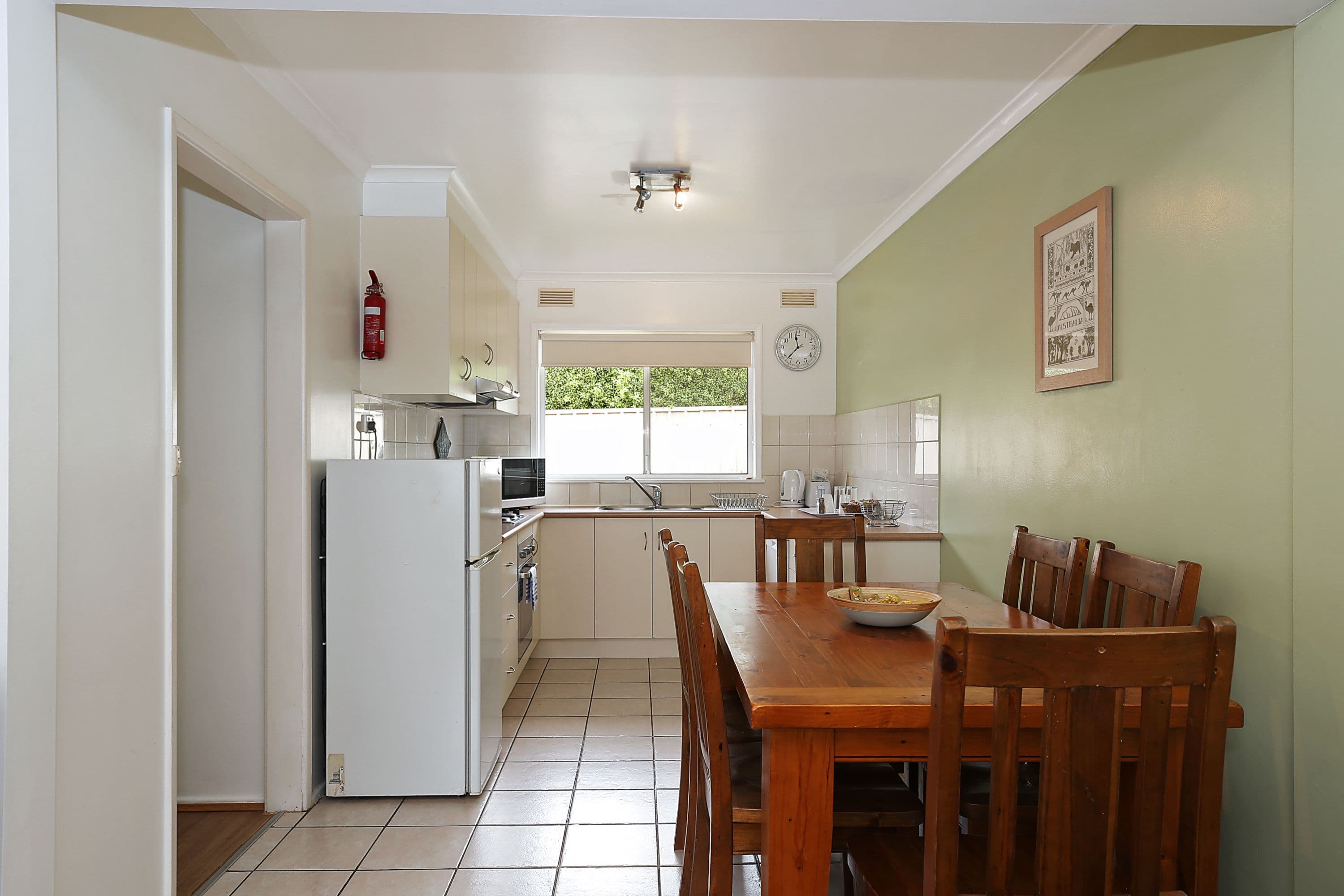16 Queen Street, Colac VIC 3250, Colac - Thumbnail 3