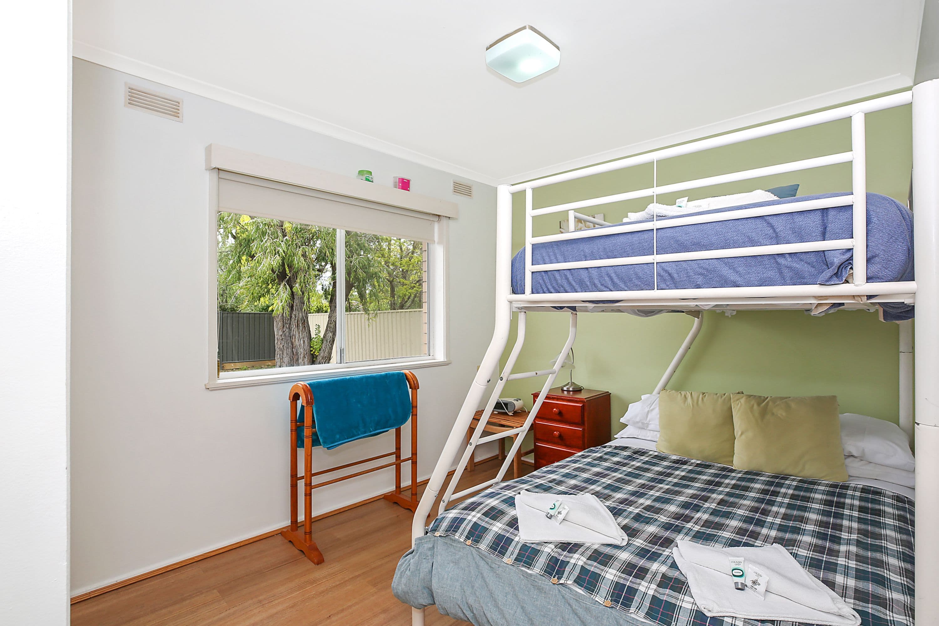 16 Queen Street, Colac VIC 3250, Colac - Thumbnail 5