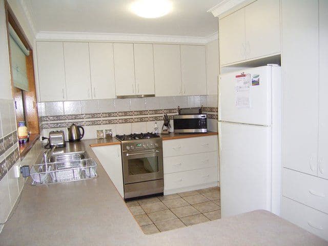 9 St Andrews Circuit, THURGOONA NSW 2640, Thurgoona - Thumbnail 8