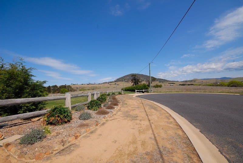7 Llewllyn Drive, BRAIDWOOD NSW 2622, Braidwood - Image 1