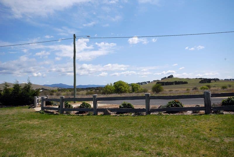 7 Llewllyn Drive, BRAIDWOOD NSW 2622, Braidwood - Thumbnail 4