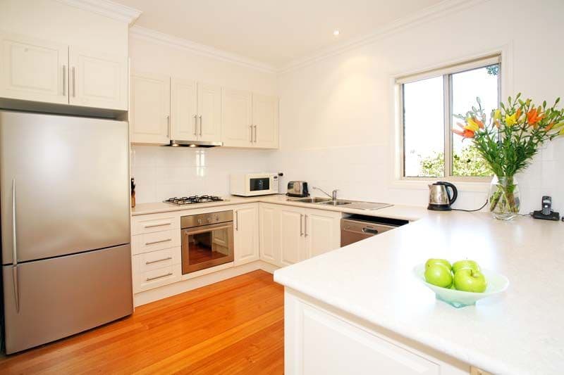 16 Linda Avenue, BOX HILL NORTH VIC 3129, Box Hill North - Thumbnail 4