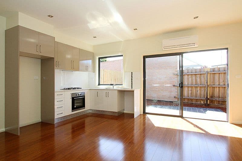 5 Acheron Avenue, RESERVOIR VIC 3073, Reservoir - Thumbnail 2