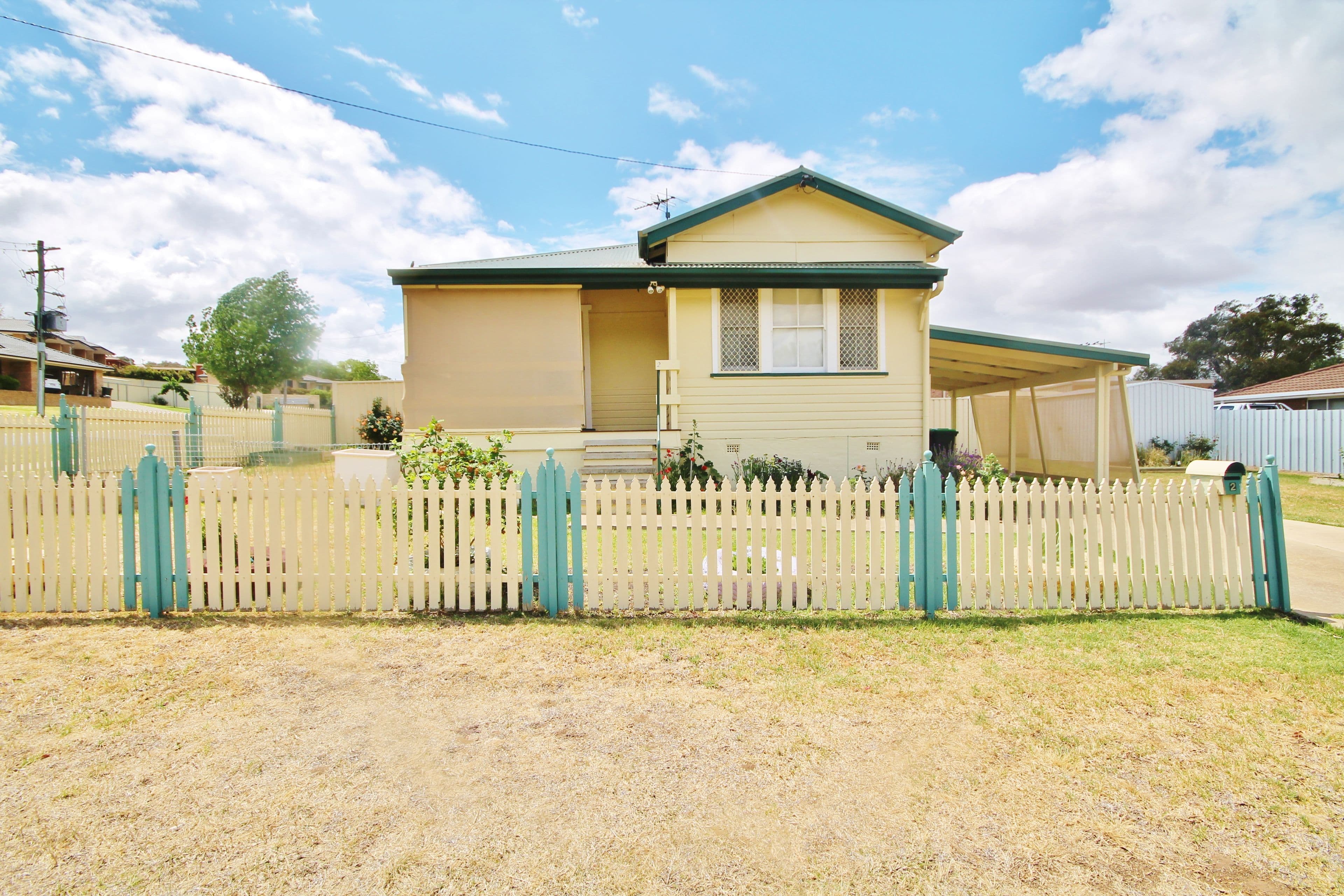 2 Stoneridge Street, Young - Image 1