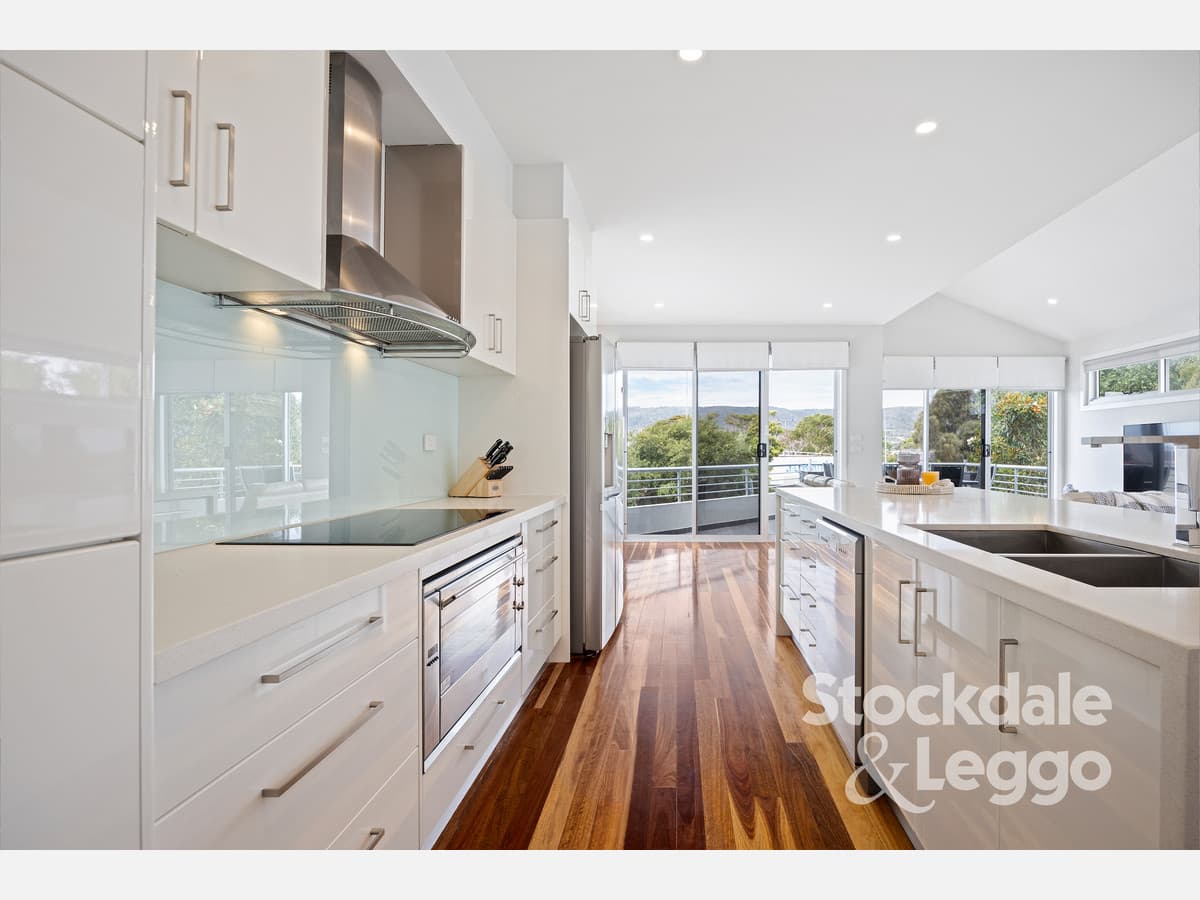 26 Ninth Avenue, Rosebud VIC 3939, Rosebud - Thumbnail 4