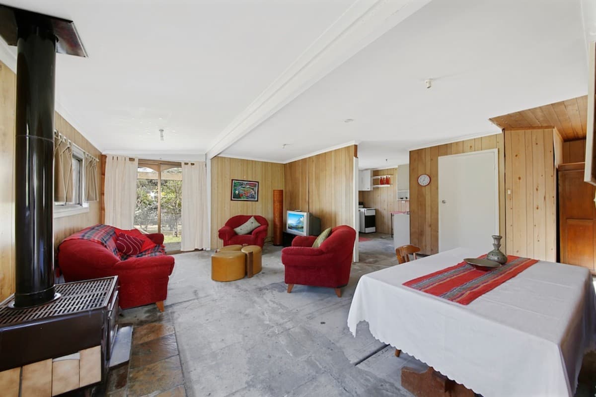 19 Carlton Road, THIRLMERE, Thirlmere - Thumbnail 2