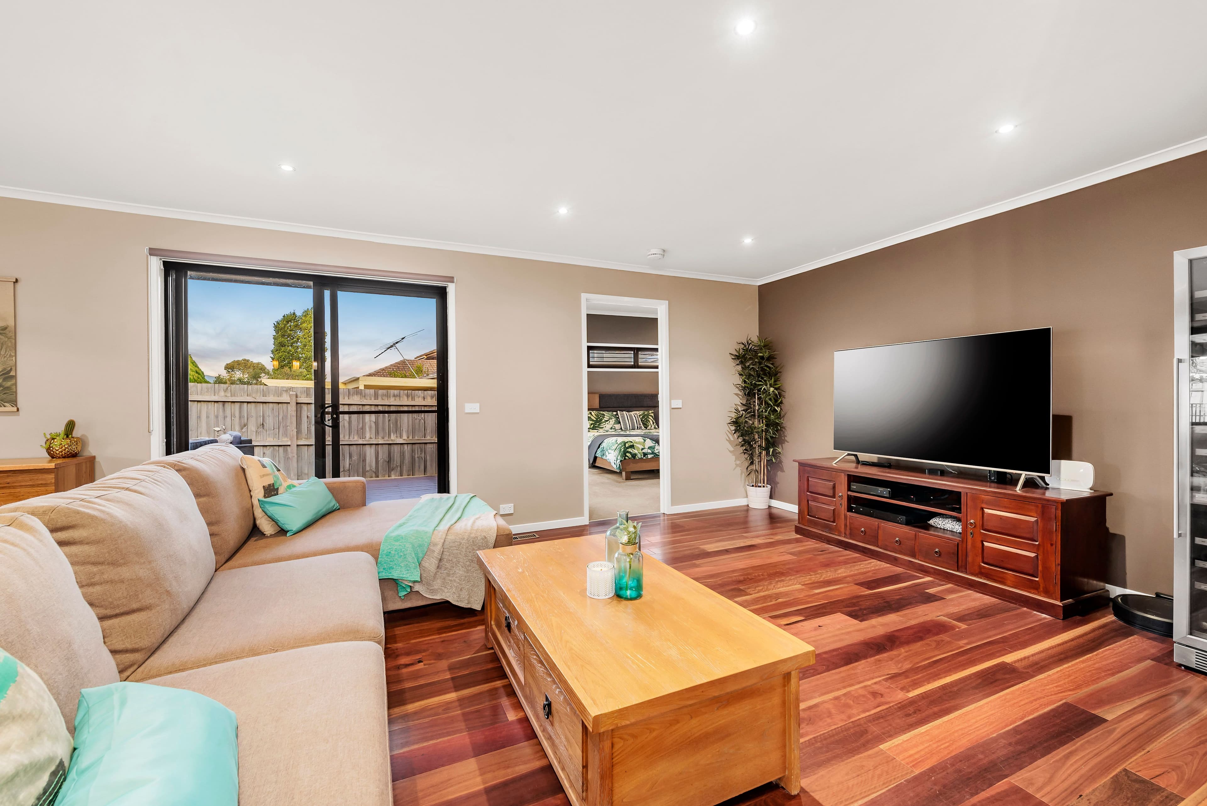 11 Raheen Avenue, Wantirna VIC 3152, Wantirna - Thumbnail 4