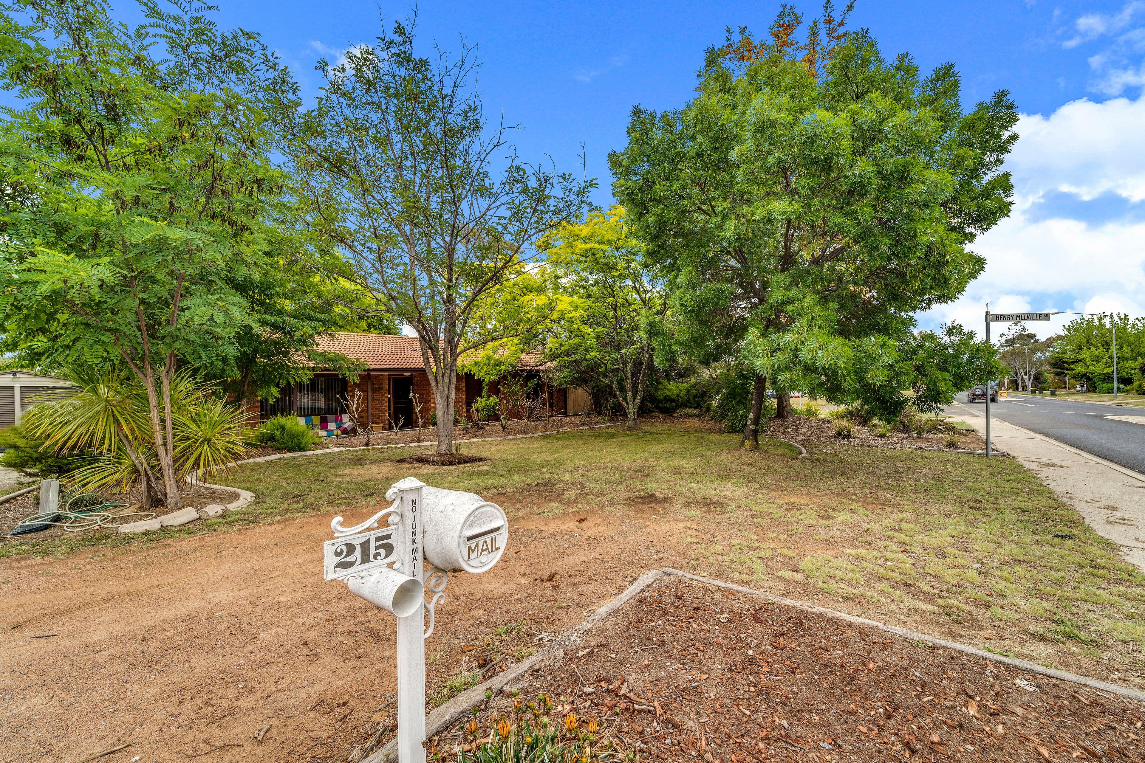 215 Heagney Crescent, Gilmore ACT 2905, Gilmore - Image 1