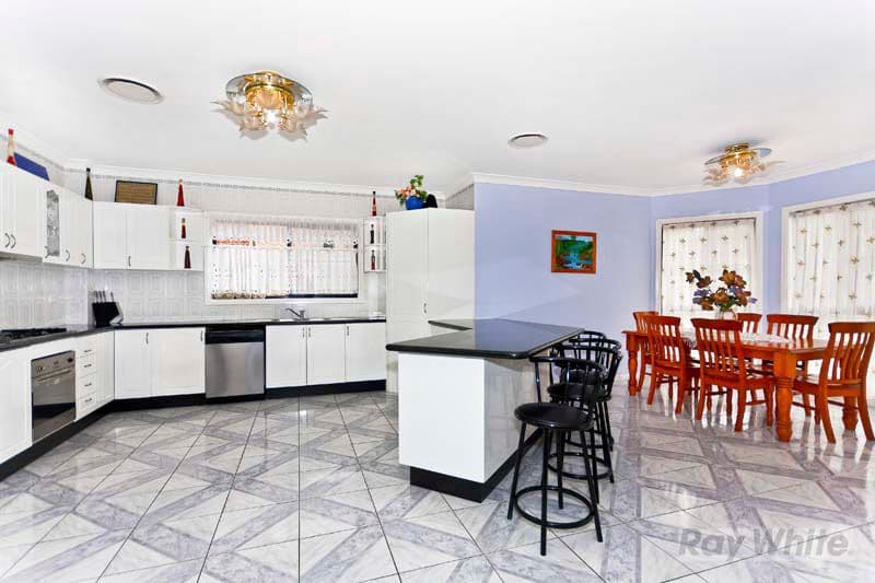 4  Warfield Place, CECIL HILLS NSW 2171, Cecil Hills - Thumbnail 2