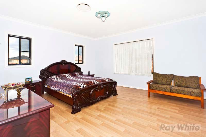 4  Warfield Place, CECIL HILLS NSW 2171, Cecil Hills - Thumbnail 4