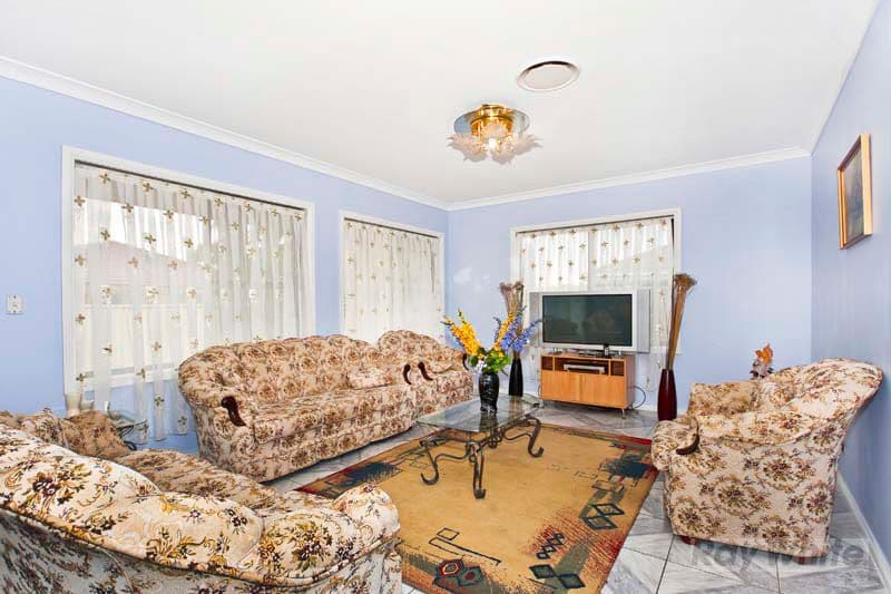 4  Warfield Place, CECIL HILLS NSW 2171, Cecil Hills - Thumbnail 5