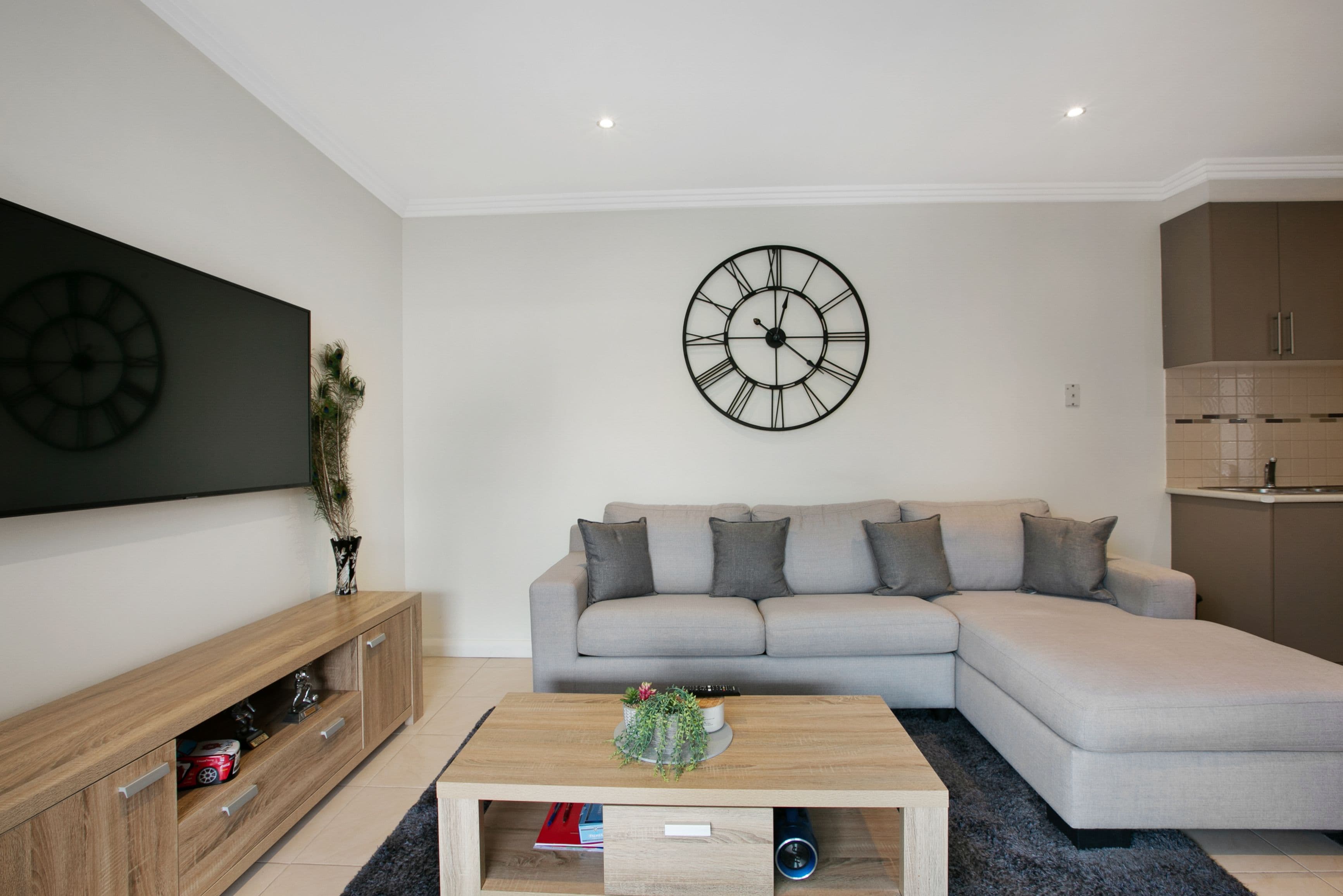 25 Pleasant Road, Thomastown VIC 3074, Thomastown - Thumbnail 2