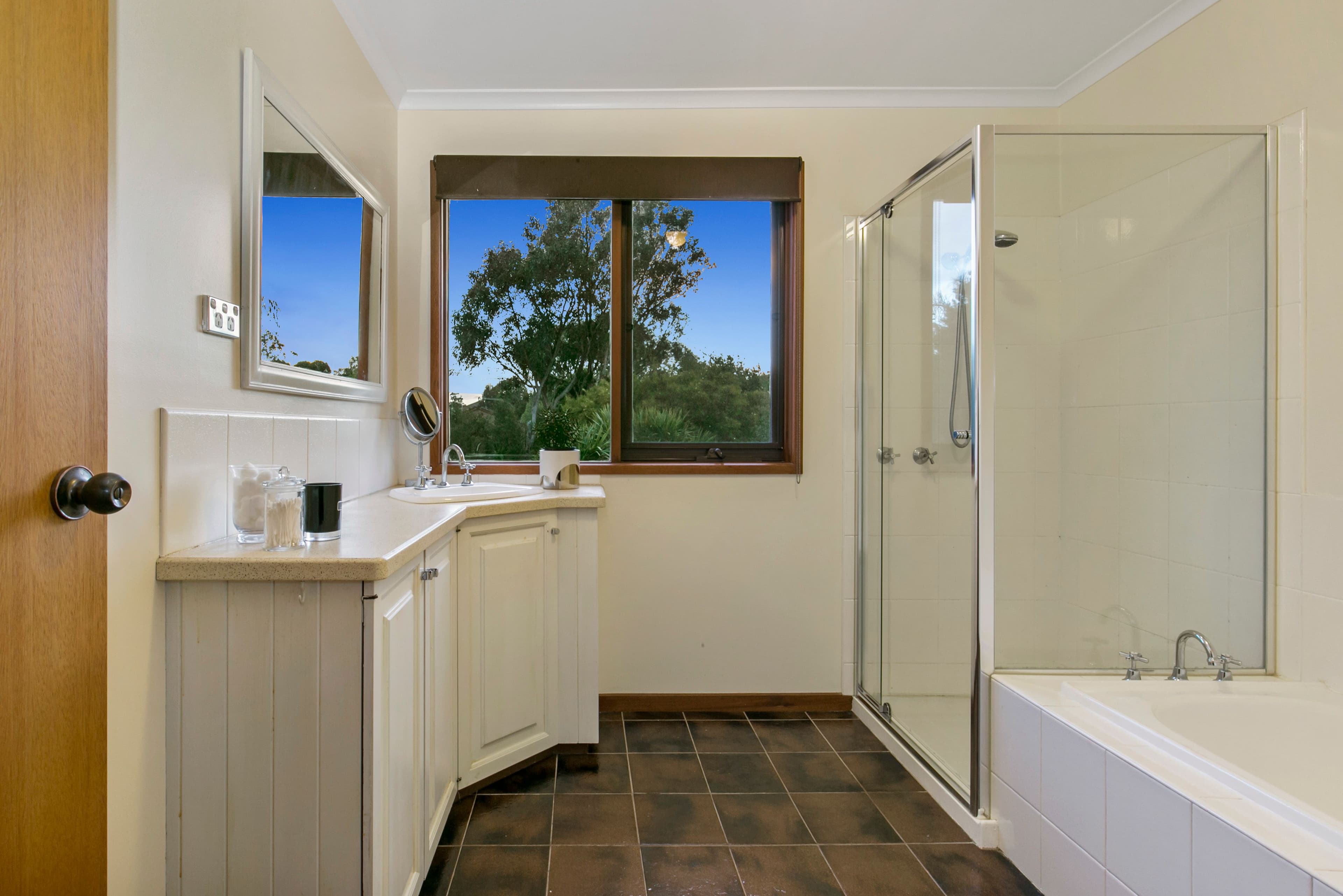 16 Samantha Court, Frankston VIC 3199, Frankston - Thumbnail 8
