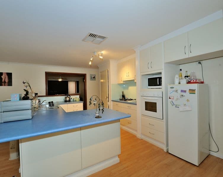 23 Silkhurst Place, WARNBRO WA 6169, Warnbro - Thumbnail 4