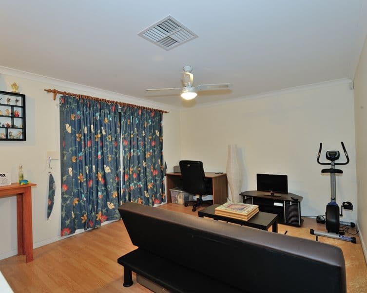 23 Silkhurst Place, WARNBRO WA 6169, Warnbro - Thumbnail 6