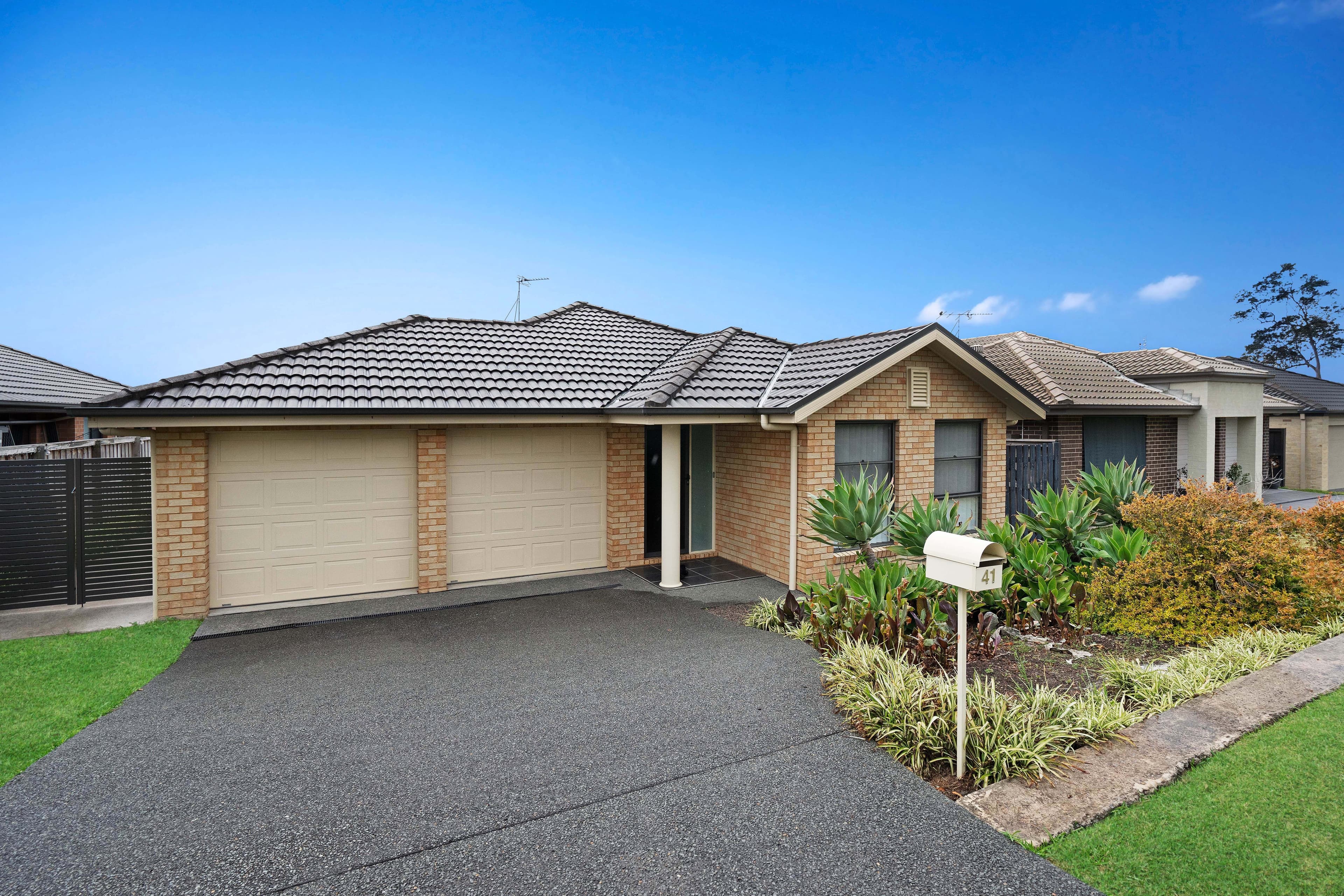 41 River Oak Avenue, Gillieston Heights - Image 1