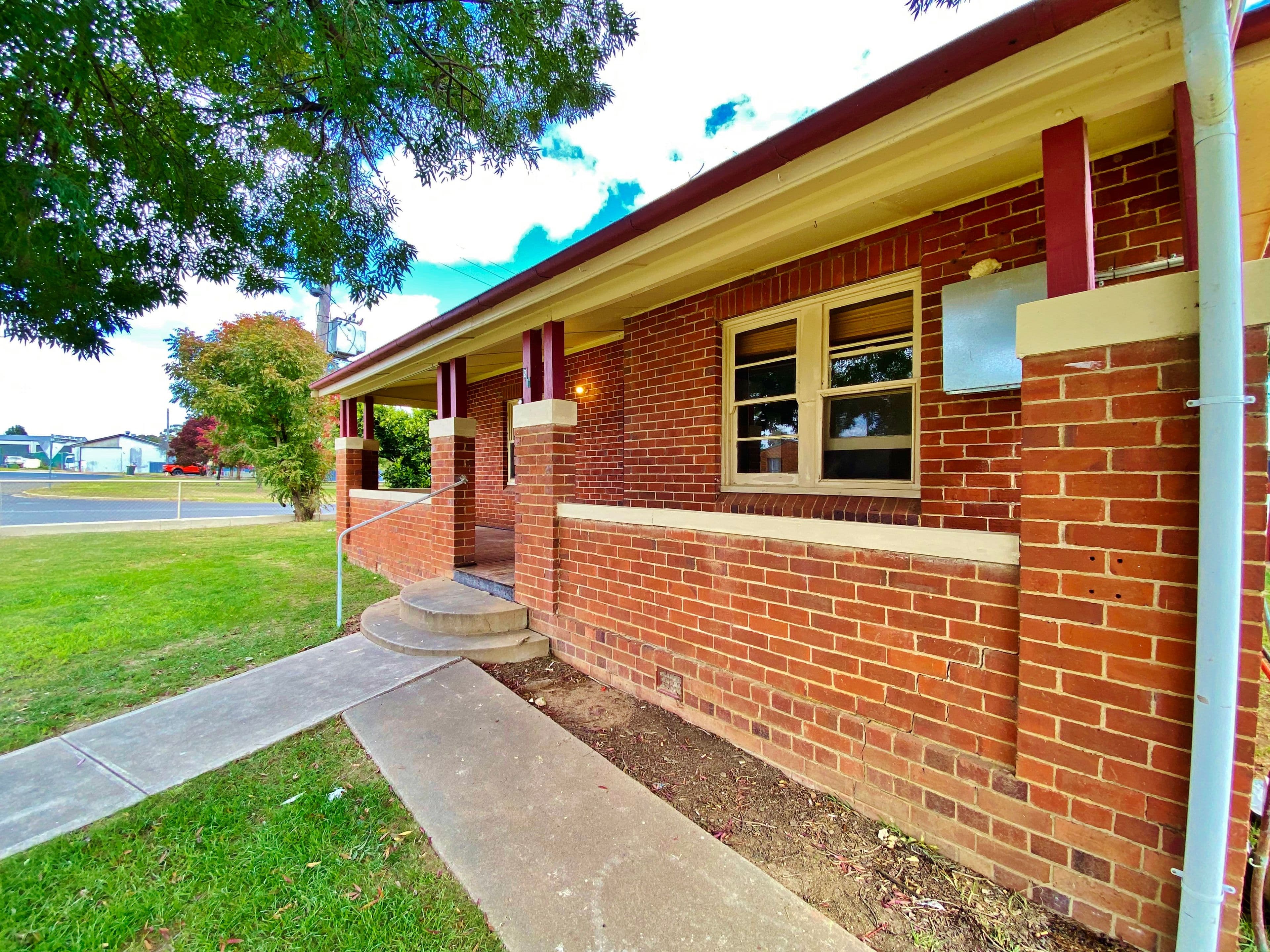 21 Mackenzie Street, Young NSW 2594, Young - Thumbnail 3