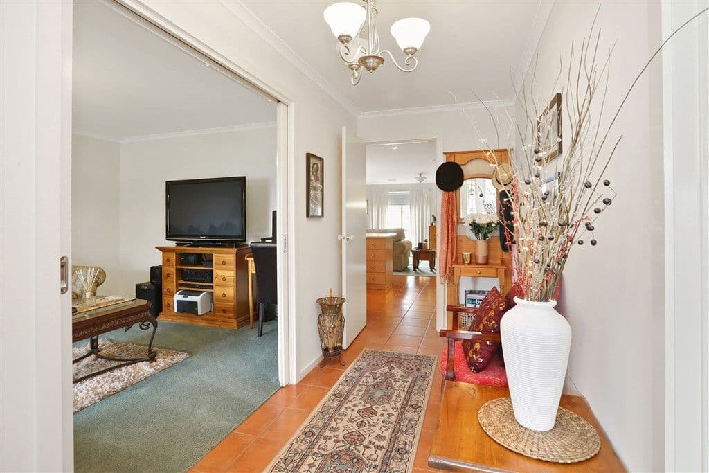 14 Luther Avenue, Grovedale VIC 3216, Grovedale - Thumbnail 2