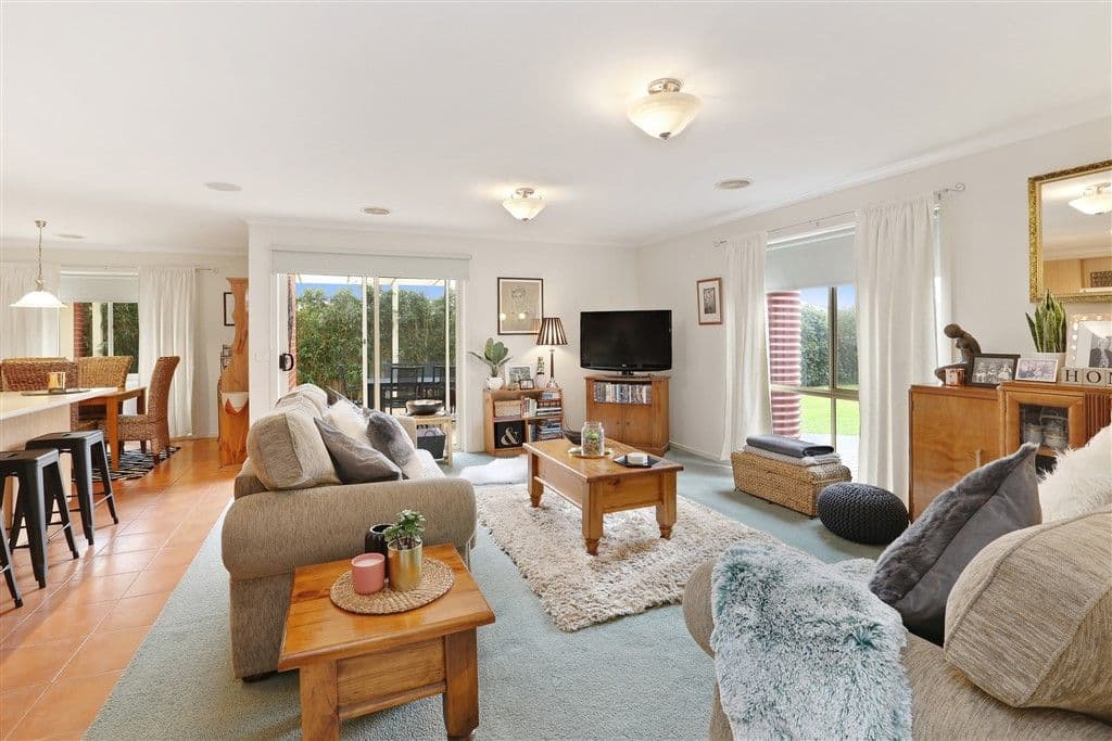 14 Luther Avenue, Grovedale VIC 3216, Grovedale - Thumbnail 3