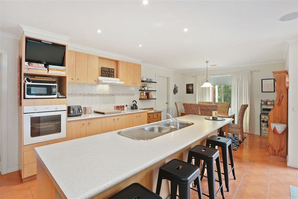 14 Luther Avenue, Grovedale VIC 3216, Grovedale - Thumbnail 4