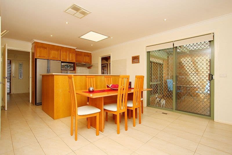 13 Fenech Close, Mill Park VIC 3082, Mill Park - Thumbnail 4
